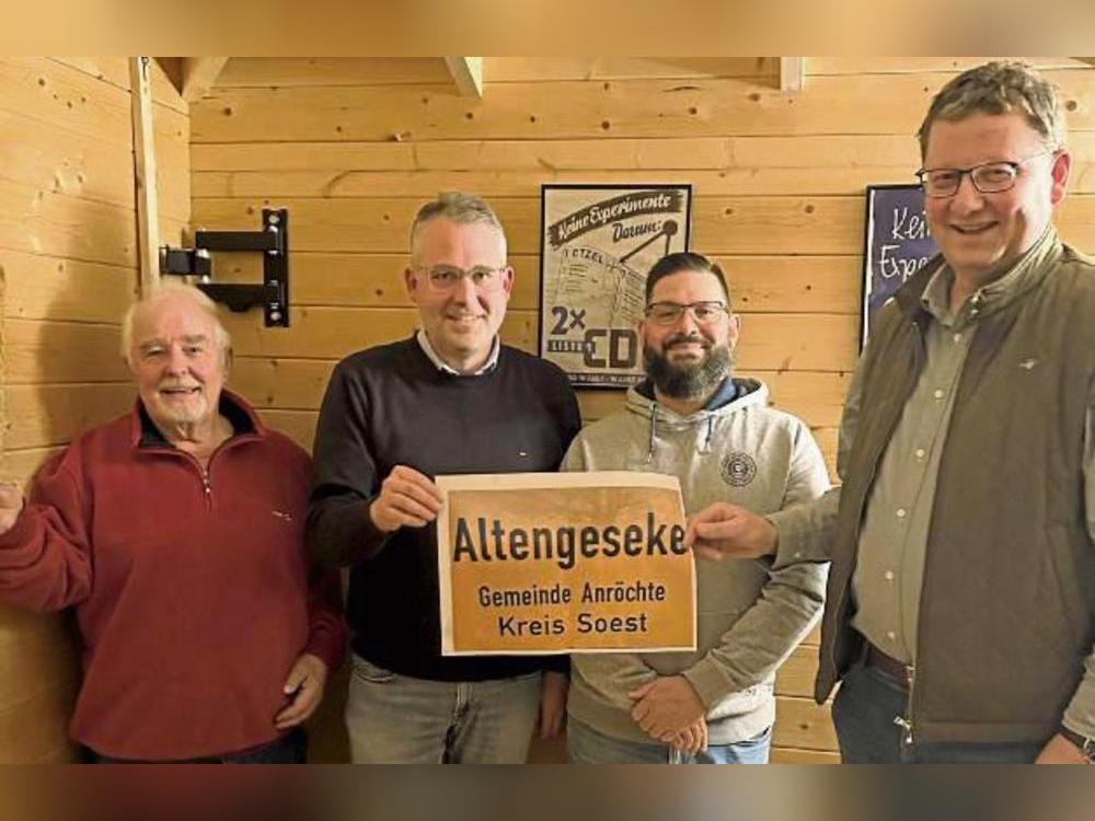 Die CDU-Ortsunion Altengeseke stellt die Weichen für die Kommunalwahl. Das Bild zeigt (v.l.) Hans-Alfred Meinberg, Thomas Gerwin, Björn Peitz und Thomas Röper-Schültken.