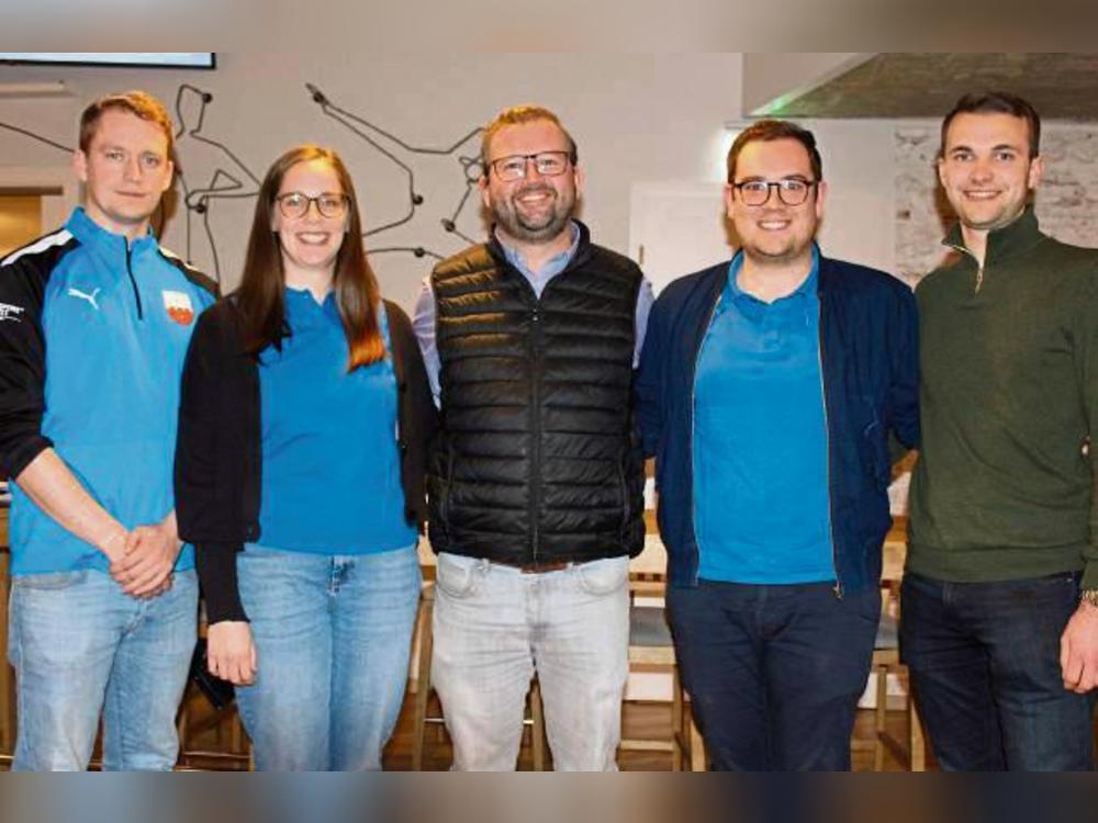 Die Weichen beim TuS Lipperode stellen (v.l.) Justin Kemper, Mona Eickmann, Patrick Walter, Marvin Moka und Hendrik Tidgemeyer.