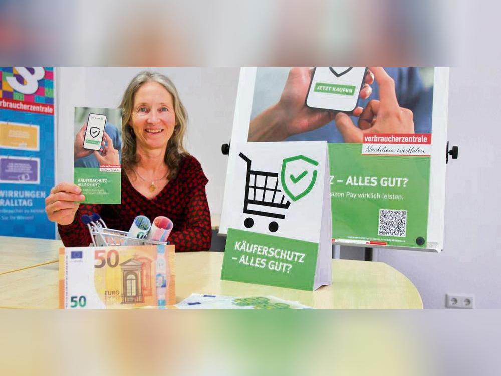 Verbraucherberaterin Heike Herzig kennt sich mit Beschwerden über Rückabwicklungen von Online-Zahlungen bestens aus. Auch in den heimischen Verbraucherstellen in Lippstadt und Soest sind sie keine Seltenheit. Foto: Puls