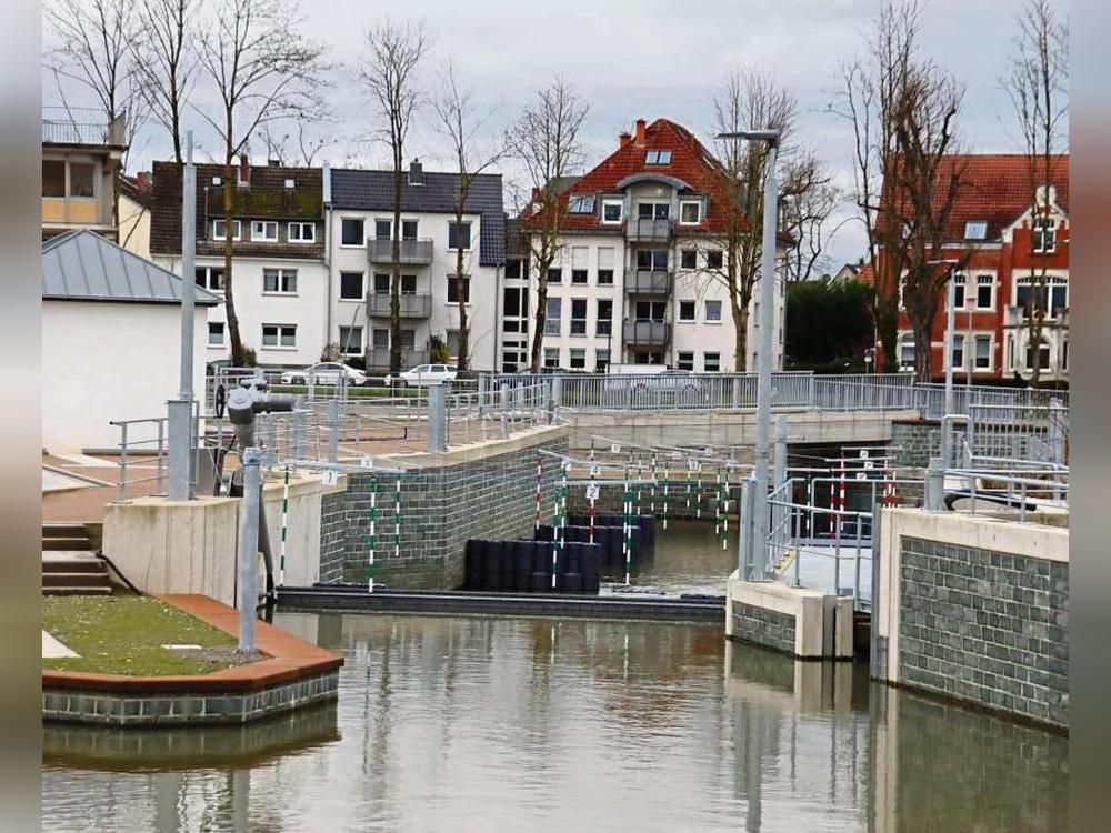 Lange gesperrt, doch seit dem letzten Wochenende darf die Kanustrecke am Stiftswehr für Trainingszwecke genutzt werden. Die Sportler freut's. Foto: Lütkehaus