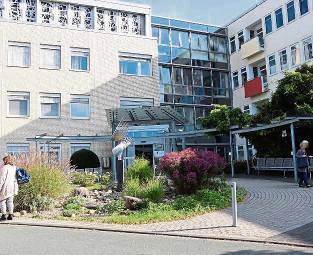 Das Krankenhaus in Salzkotten wächst in der Geriatrie und um Familienzimmer auf der Geburtsstation. Archivfoto: Dietz