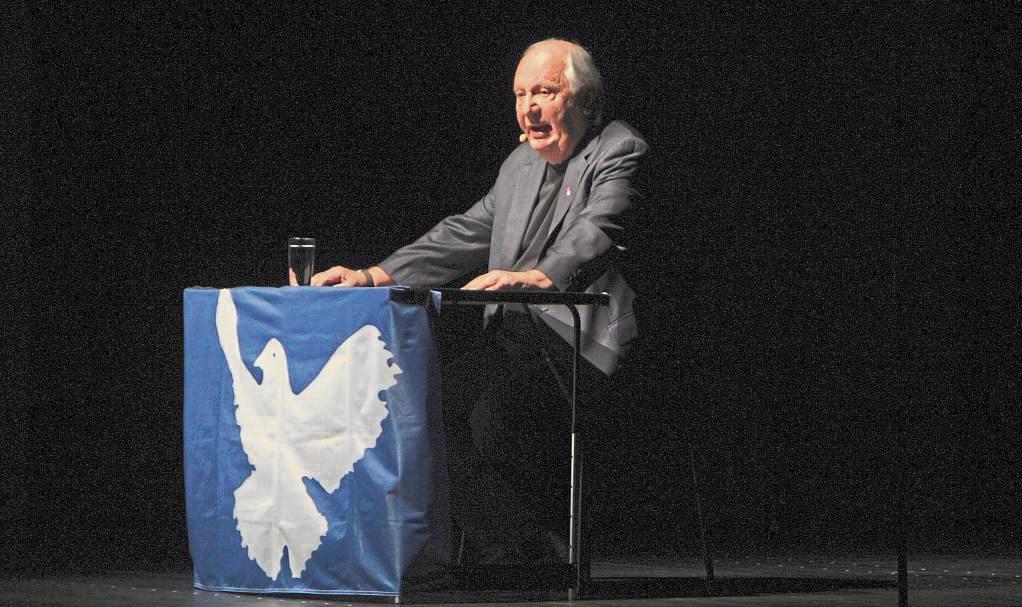 Wilfried Schmickler war mit seinem aktuellen Kabarett-Programm im Stadttheater. Foto: Mintert