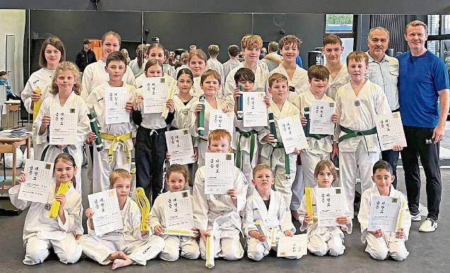 Die ehemalige Abteilung 1h-Fitness Bad Westernkotten, die nun Taekwondo-Sportverein Bad Westernkotten heißt, führte unter neuem Namen die ersten Prüfungen durch.