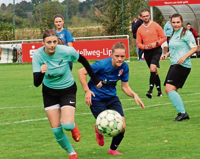 Der Spitzenreiter ist im Anflug: Die Stirper Frauen (in Türkis) müssen eine Topleistung abrufen, wollen sie sich gegen den SC Borchen etwas ausrechnen. Foto: Feichtinger