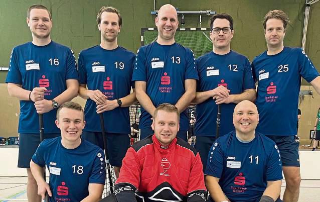 Die Floorballer des TV Geseke erreichten beim Einladungsturnier in Menden den zweiten Platz (h.v.l.): Dennis Vogdt, Jukka Riuttala, Dennis Pohlmeier, Hendrik Schlune und Stefan Tölle; (v.v.l.): Julian Wagner, Torhüter Felix Wohlhage und Spielertrainer Christian Wolf.