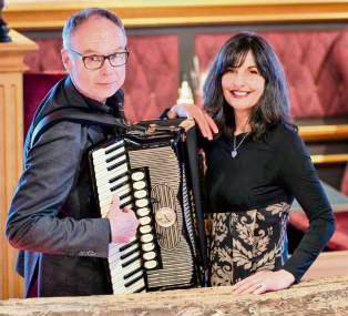 Andreas Hermeyer und Annette Hartwig musizieren am Sonntag in St. Pius.