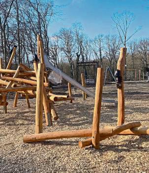 Endspurt für den Räuberhügel: Der Kinderspielplatz ist nach dem Wiederaufbau voraussichtlich im April wieder bespielbar.