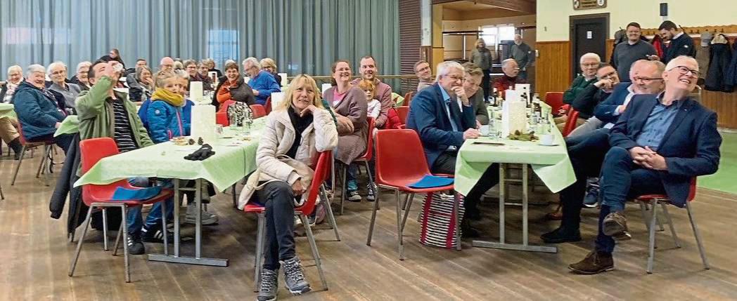 Musik und Unterhaltung: Zahlreiche Akteure servierten den Eickelbornern beim Neujahrsempfang in der Schützenhalle jetzt ein buntes Programm.