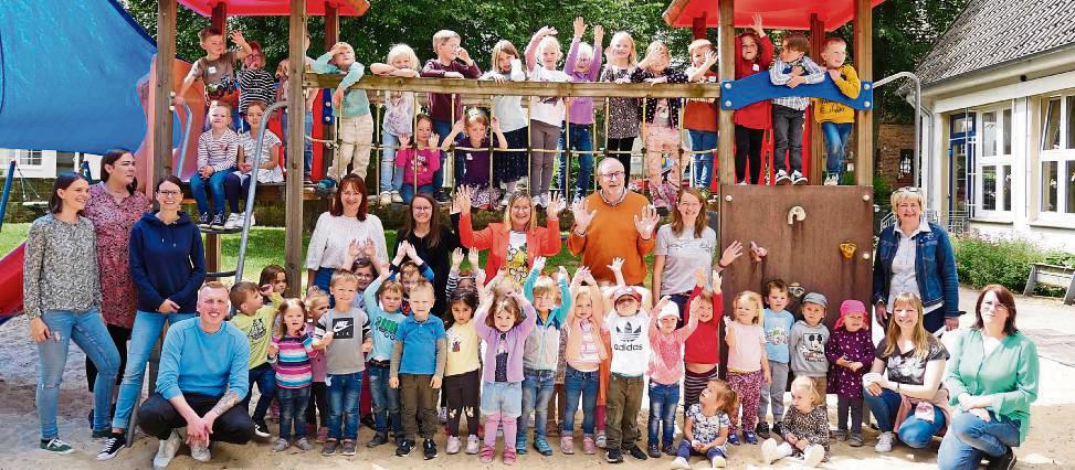 Die Kinder des Zwergenlands Altenrüthen freuten sich über ihren Besuch. Foto: Bsdurek