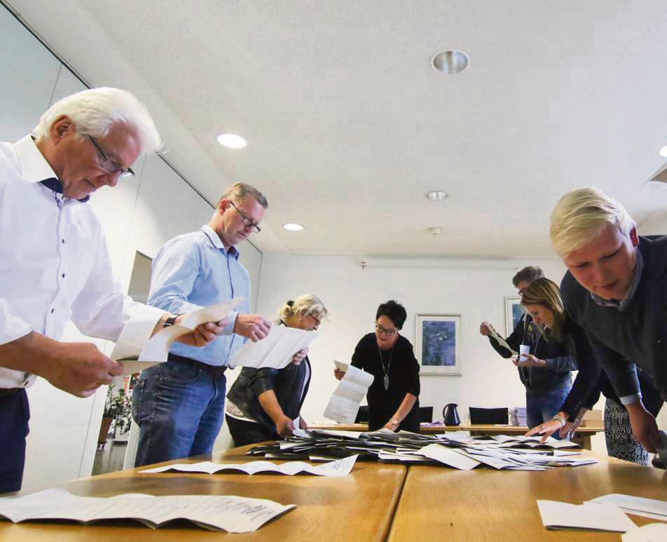 Eine verantwortungsvolle Aufgabe übernehmen die Wahlhelfer (hier ein Archivfoto aus dem Jahr 2017). Zur Bundestagswahl werden sie speziell geschult.