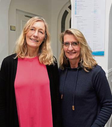 Edda Rudat (l.) und Kirsten Weßlowski geben gerne Auskunft.