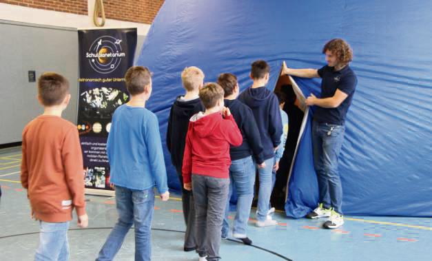 Einen Besuch im Weltall gab es für die Schüler am Friedrich-Spee-Gymnasium durch das Schulplanetarium.