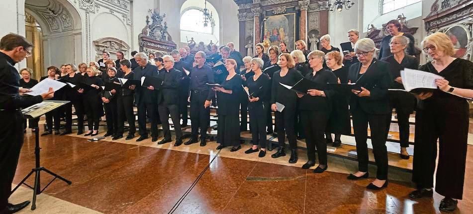 Auf seiner Konzertreise gestaltete der Konzertchor ein Hochamt im Salzburger Dom.