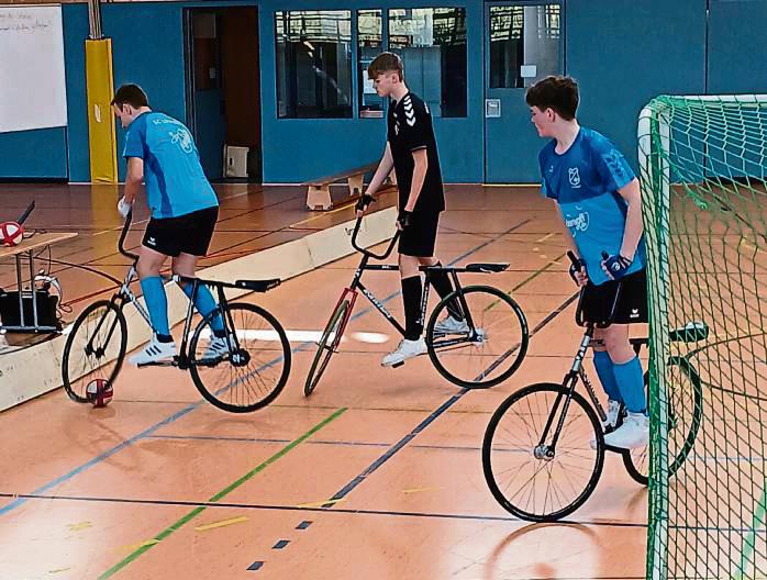 Sicherten sich den Vizetitel in Suderwich in der U17: Erik Wessel (l.) und Emil Krüger (r.) von den Radballern des SCL.