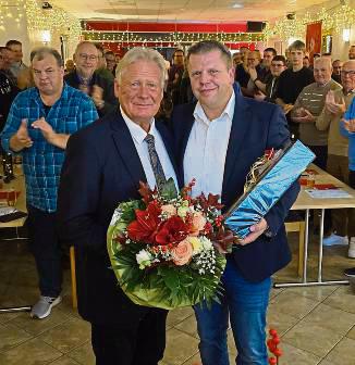 Applaus für Franz Gausemeier (l.): Oberst Christian Kohlenberg verabschiedete den Bataillonskommandeur nach 22 Jahren im Amt.