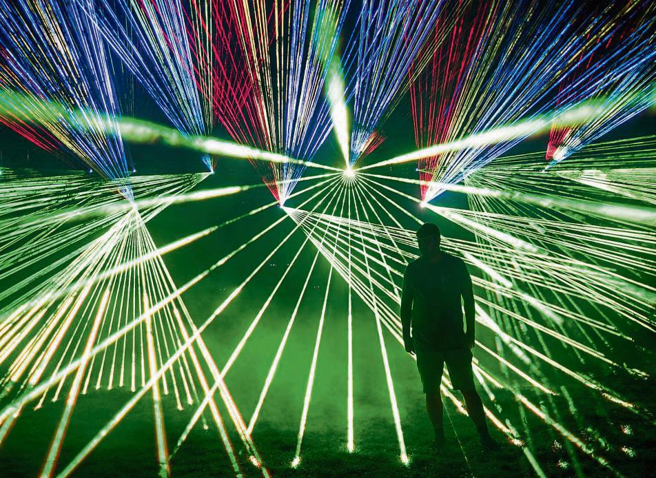 Spektakuläres Lichtschauspiel: Vor einem Jahr ersetzten die Macher der Schlosskirmes das Feuerwerk durch zwei Lasershows. Archivfoto: Laame