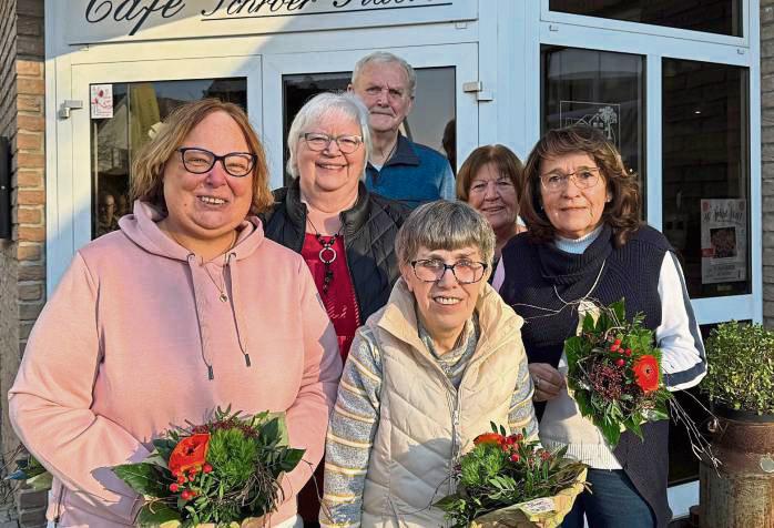 Der bisherige Vorsitzende Werner Schreiner und seine Stellvertreterin Brigitte Sieger (hinten) sowie Michaela Mehlich, Helga Ammelt, Monika Lang und Ingrid Hahn (vorne v.l.).