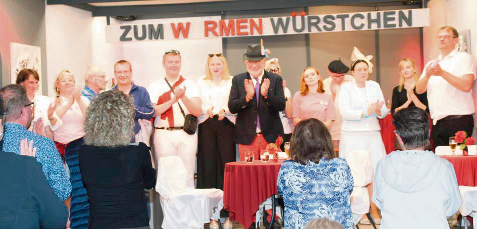 Das Ensemble von Vorhang Auf stellt im März das neue Stück vor.