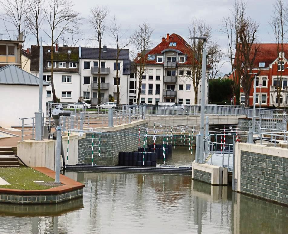 Lange gesperrt, doch seit dem letzten Wochenende darf die Kanustrecke am Stiftswehr für Trainingszwecke genutzt werden. Die Sportler freut's. Foto: Lütkehaus