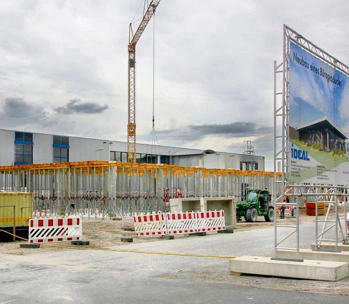 Am Ideal-Werk-Standort an der Hansastraße in Lippstadt sind die Fortschritte des Baus zu sehen. Foto: Schwade