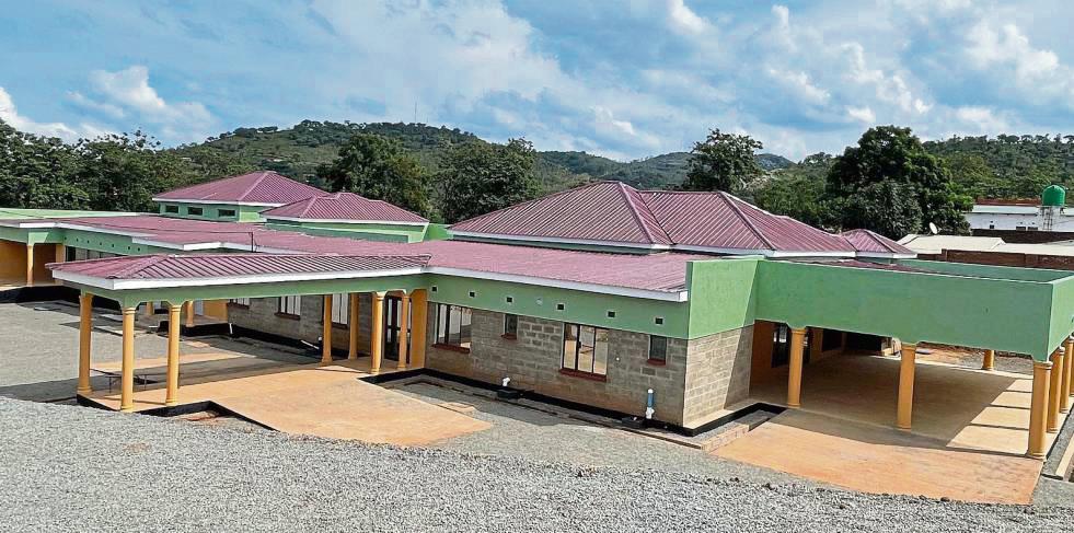 Das neue Ausbildungshaus der Franziskanerinnen Salzkotten in Dowa verfügt neben den Wohnräumen auch über eine Kapelle, Aufenthaltsräume und Wirtschaftsräume.