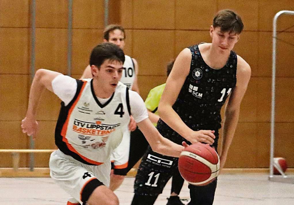 Vor einer vermeintlichen Pflichtaufgabe stehen Artem Sibagatov (l.) und die Basketballer des LTV Lippstadt an diesem Wochenende. Es geht zum Schlusslicht Ibbenbüren II. Foto: Feichtinger