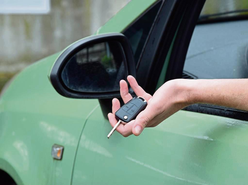 Hätte seinen Autoschlüssel besser aus dem Fenster geworfen: Die Strafen für einen Geseker wegen Fahrens ohne Fahrerlaubnis summieren sich auf eine lange Haftzeit. Symbolfoto: N. Wissing