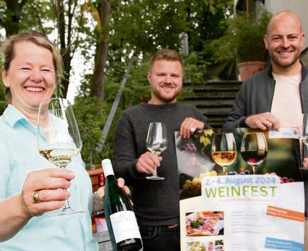 Heide Puchert (Weinschule Weinliebe) freut sich mit Lars Nolte und Christoph Hermes von der KWL aufs Fest. Foto: Puls