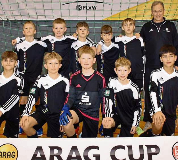 Das Lippstädter U12-Stützpunkt-Team mit seinem Trainer Thomas Pieper überzeugte beim ARAG-Cup und qualifizierte sich für die Endrunde der besten Acht.