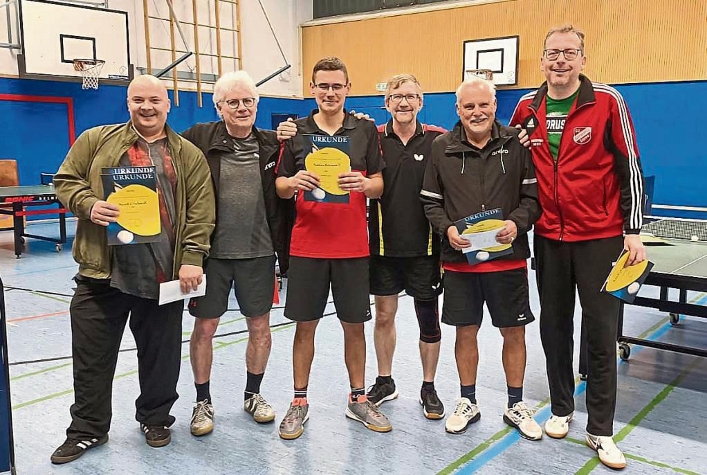 Die Sieger und Platzierten des TT-Freundschaftturniers von Viktoria Lippstadt (v.l.): Marek Litzbarski, Helmut Hertel, Matthias Katzmarzik, Markus Hacker, Reiner Klör und Udo Eickmann.