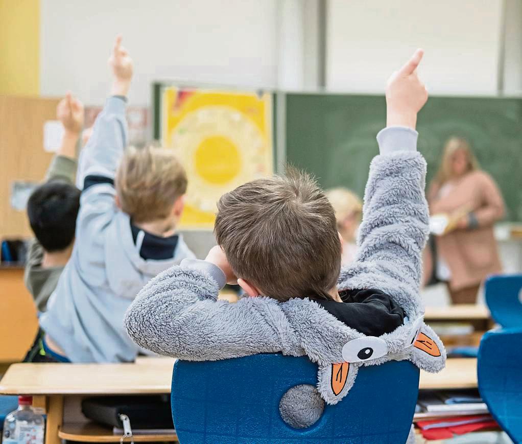 Die klassischen Konfessionen bröckeln in den Klassenzimmern, während die Zahl der Schüler ohne religiöse Bindung explodiert. Auch der Islam spielt eine immer größere Rolle. Foto: dpa