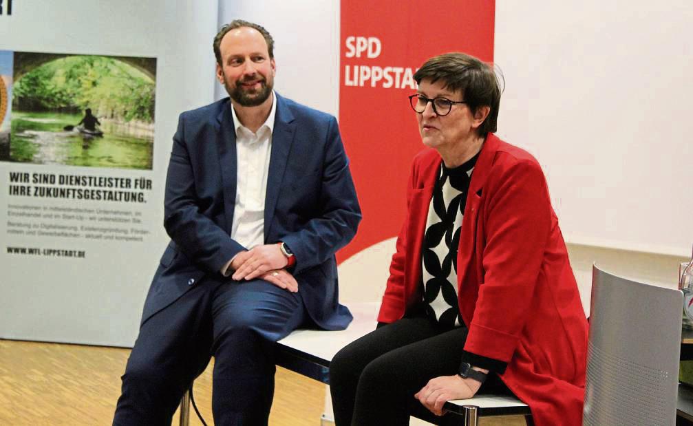 SPD-Bundesvorsitzende Saskia Esken machte bei ihrer Wahlkampf-Tour Halt in Lippstadt. Mit Vertretern der Sozialverbände sprach sie unter anderem über Bildungspolitik. Foto: Mintert