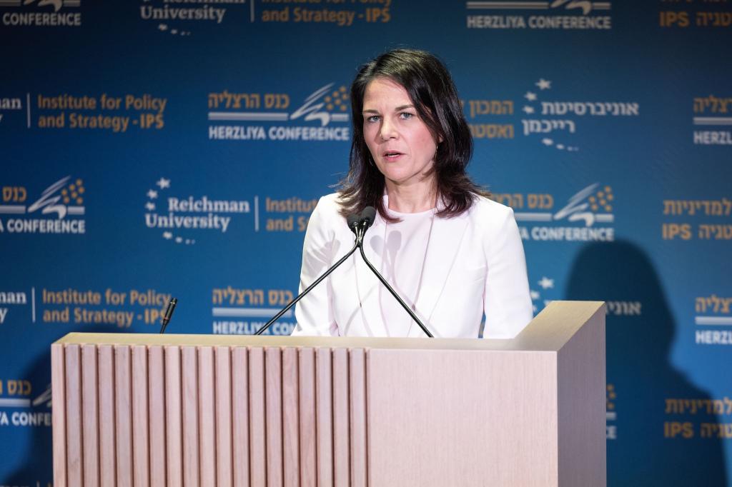Bundesaußenministerin Annalena Baerbock auf der Herzlija-Sicherheitskonferenz in Tel Aviv. - Foto: Hannes P Albert/dpa