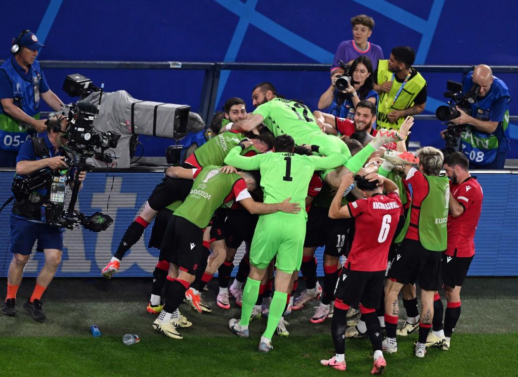 Die Georgier setzten sich gegen Portugal durch und erreichten das Achtelfinale. - Foto: Bernd Thissen/dpa