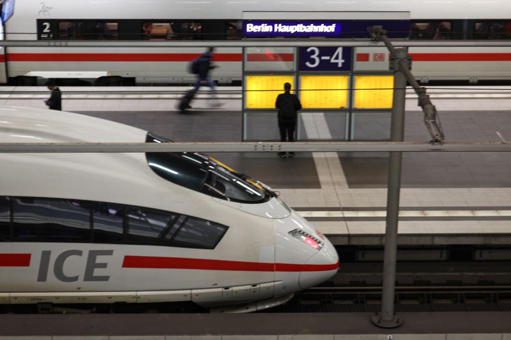 In Europa sollten viel mehr Bahn-Direktverbindungen das Reisen auf der Schiene attraktiver machen, fordert Greenpeace. - Foto: Hannes P. Albert/dpa
