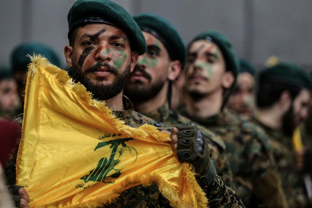 Nach Angaben der Hisbollah soll es ein Gespräch mit deutscher Beteiligung zur Entschärfung des Konflikts zwischen Israel und der Hisbollah gegeben haben. - Foto: Marwan Naamani/dpa