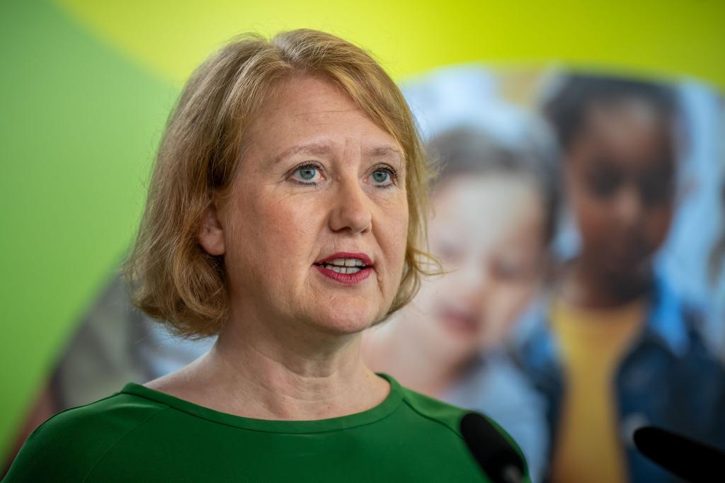 Bundesfamilienministerin Lisa Paus (Grüne) kann die Koalitionspartner mit ihrem Entwurf zur Kindergrundsicherung nicht überzeugen. - Foto: Michael Kappeler/dpa