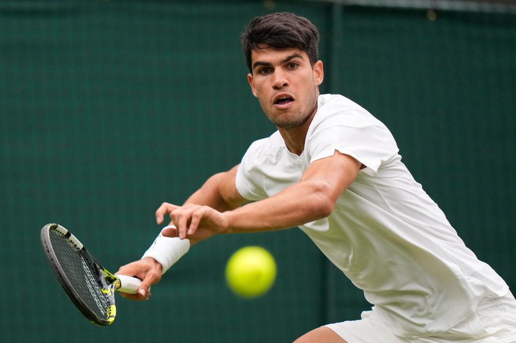 Bleibt in Wimbledon ohne Satzverlust: Carlos Alcaraz. - Foto: Mosa'ab Elshamy/AP/dpa
