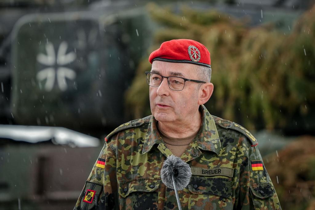 Deutschlands oberster Soldat will im Sinne der Gleichberechtigung auch Frauen in die Pflicht nehmen. (Archivbild) - Foto: Kay Nietfeld/dpa