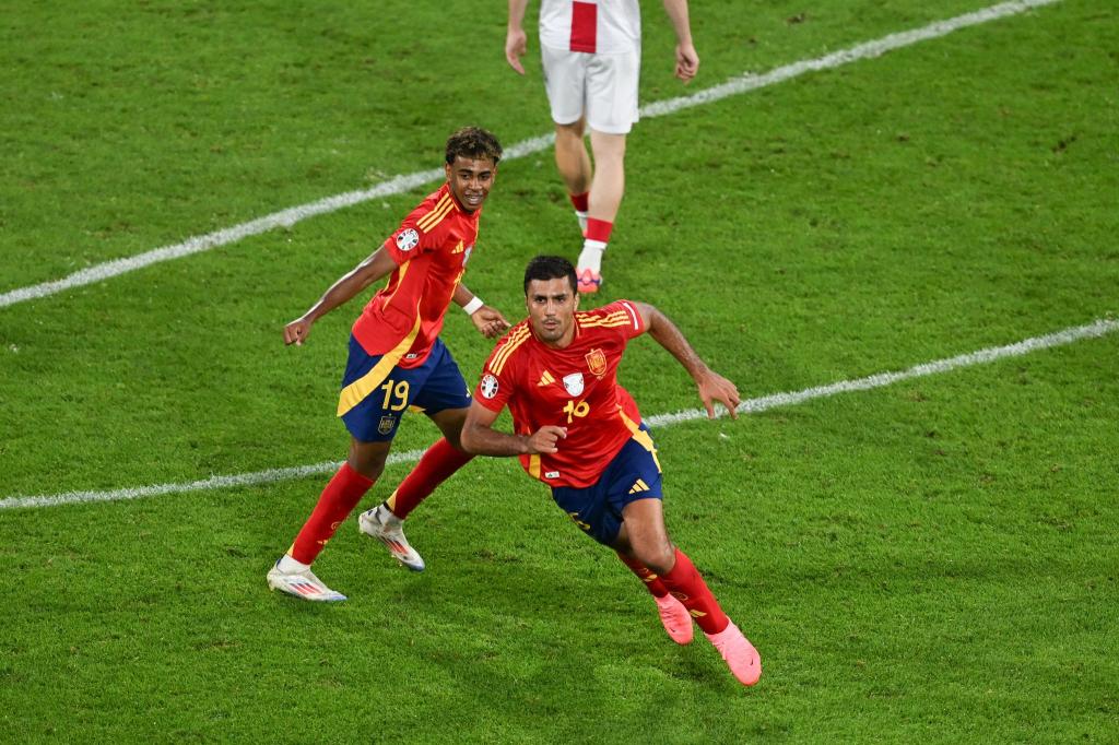 Spanien hat bisher alle Spiele hochverdient gewonnen und erst ein Gegentor kassiert. - Foto: David Inderlied/dpa