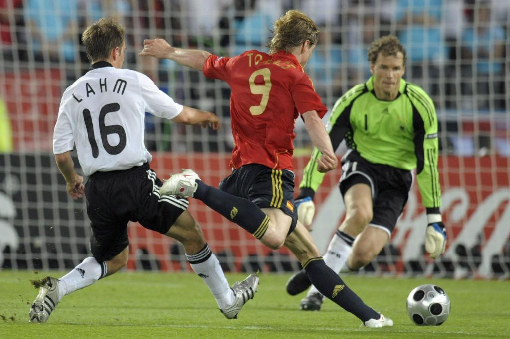 Fernando Torres schoss Spanien im EM-Finale 2008 gegen Deutschland zum EM-Titel. - Foto: Georgi Licovski/epa/dpa