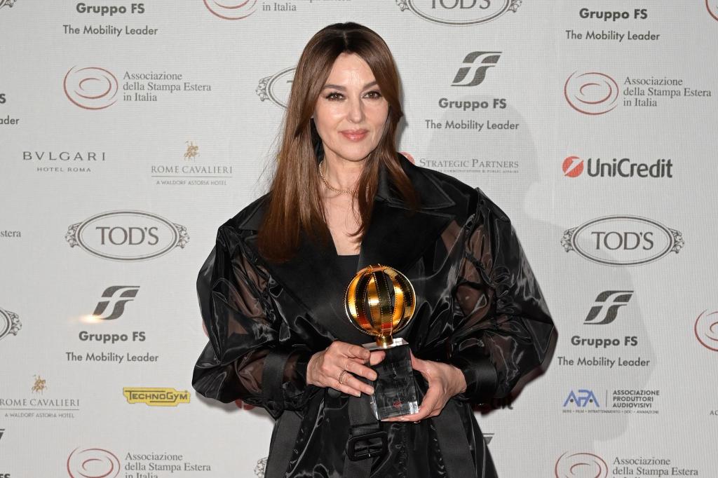 Die italienische Schauspielerin Monica Bellucci bekam den Filmpreis «Globo d'Oro» für ihr Lebenswerk. - Foto: Mario Cartelli/SOPA Images via ZUMA Press Wire/dpa