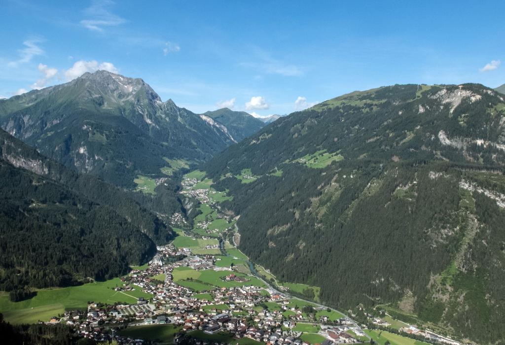 Die Bergrettung von Mayrhofen im Zillertal rückte aus, um die Jugendlichen in Sicherheit zu bringen. (Foto: Archiv) - Foto: Frank Kleefeldt/dpa