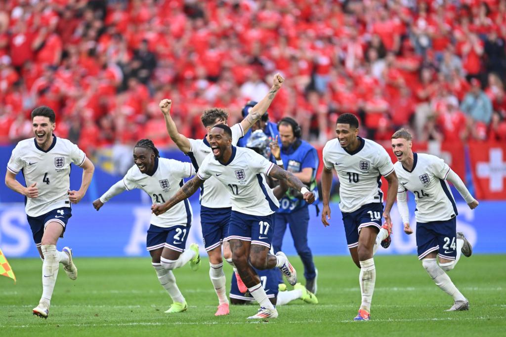 Jubel bei den Engländern: England gewinnt das Viertelfinale der Fußball-EM gegen die Schweiz - Foto: Marius Becker/dpa