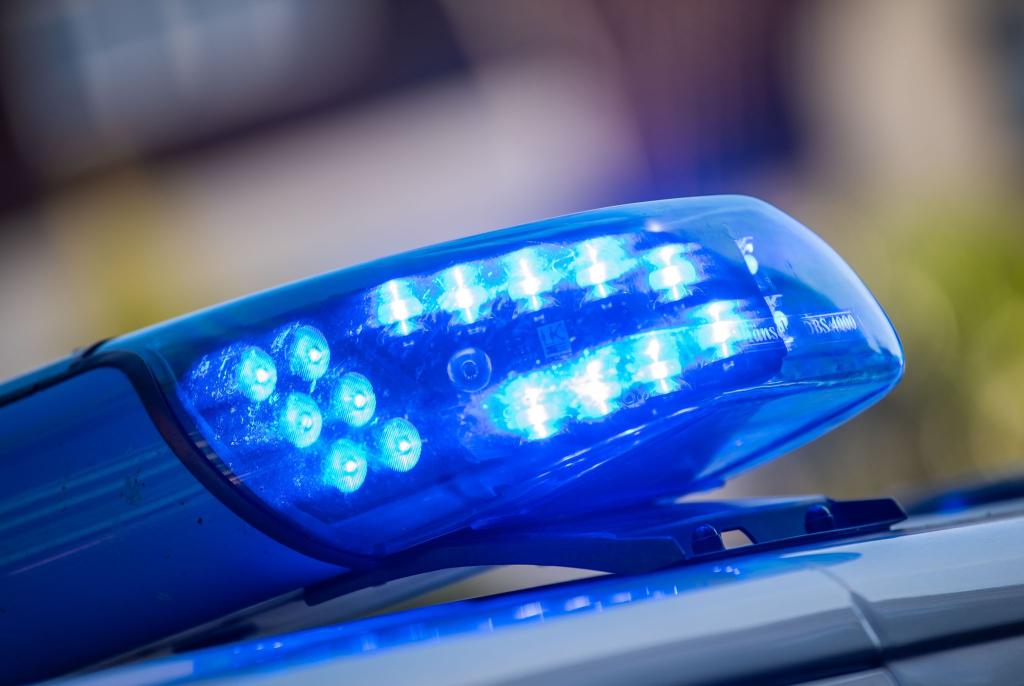Ein Mann ist nach einem Unfall auf der Kirchweih in Fürth im Krankenhaus gestorben (Symbol). - Foto: Lino Mirgeler/dpa