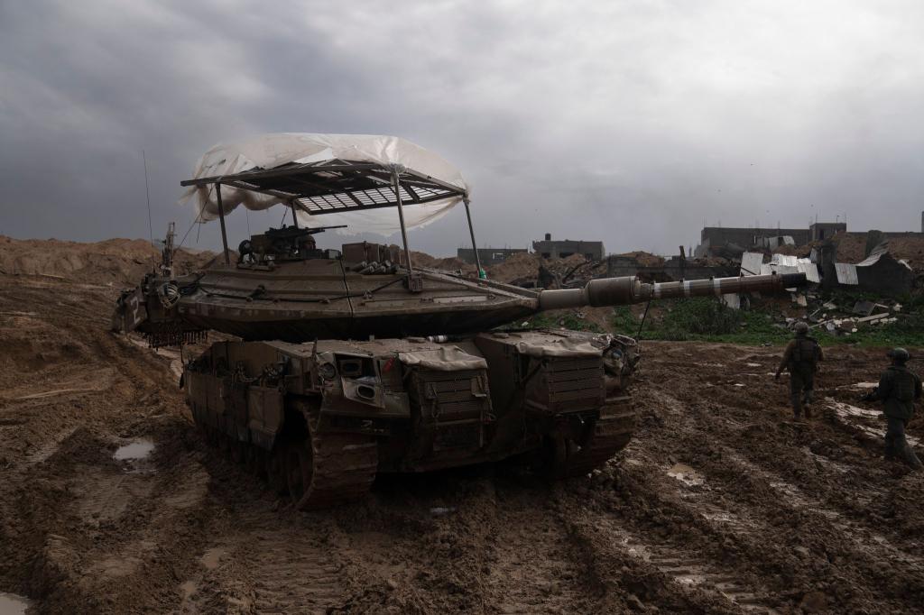 Bei einem israelischen Angriff in Chan Junis sollen viele Menschen getötet und verletzt worden sein. (Symbolbild) - Foto: Sam McNeil/AP/dpa