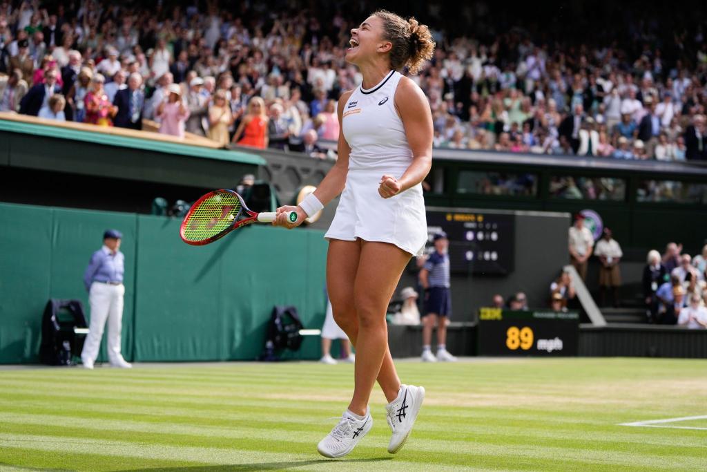 Die italienische Tennisspielerin Jasmine Paolini greift in Wimbledon nach ihrem ersten Grand-Slam-Titel. - Foto: Alberto Pezzali/AP/dpa