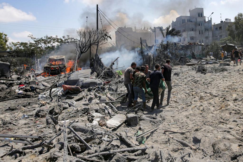 Laut der Hamas ist ihr militärischer Anführer bei dem Angriff nicht ums Leben gekommen. - Foto: Jehad Alshrafi/AP