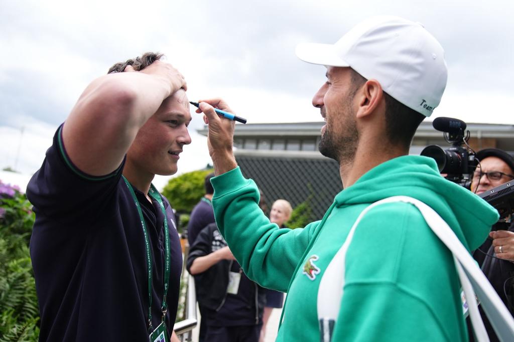 Novak Djokovic hat bisher sieben Mal Wimbledon gewonnen. - Foto: Aaron Chown/PA Wire/dpa