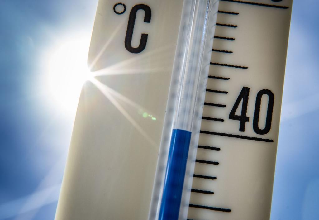 Hitze kann zu gesundheitlichen Problemen führen. - Foto: Frank Rumpenhorst/Deutsche Presse-Agentur GmbH/dpa
